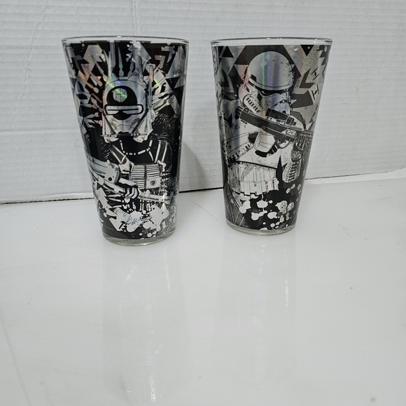 2 star wars glasses - Picture 1 of 3
